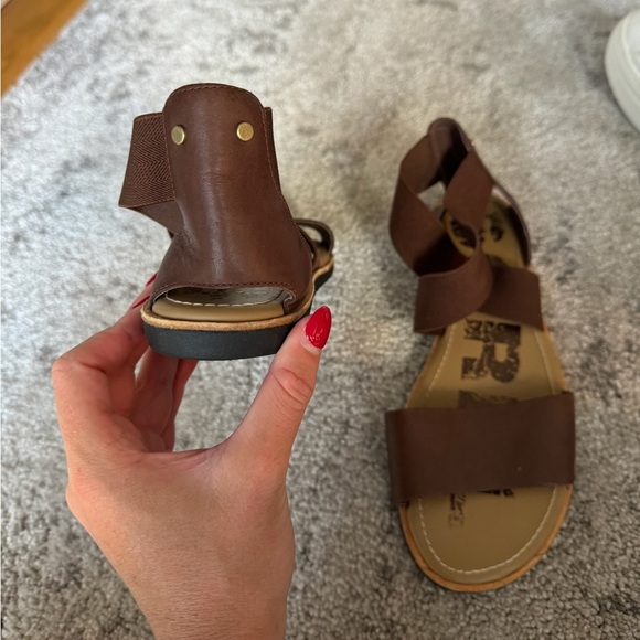Sorel sandals - Picture 2 of 3